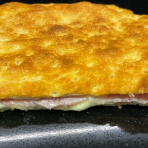 Focaccia Ripiena (Prosciutto Cotto e Mozzarella)