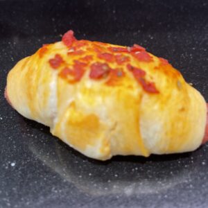 Mini fagottino wurstel e mozzarella ( prezzo caduno )